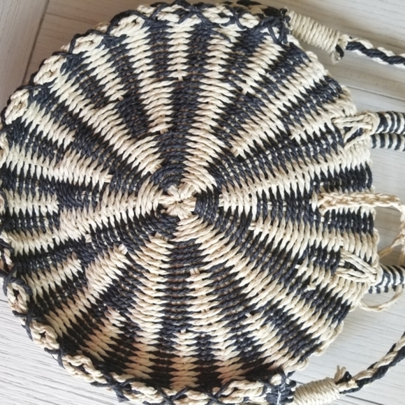 B o h o | Sole Society Round Wicker Purse/Bag - Picture 10 of 14